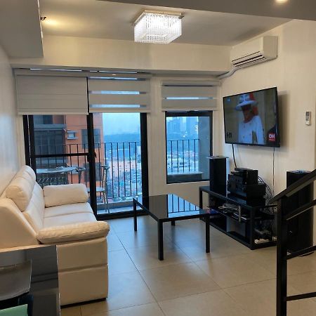 Penthouse Suite At Porto Vita Towers In Cubao Quezon City マニラ市 エクステリア 写真